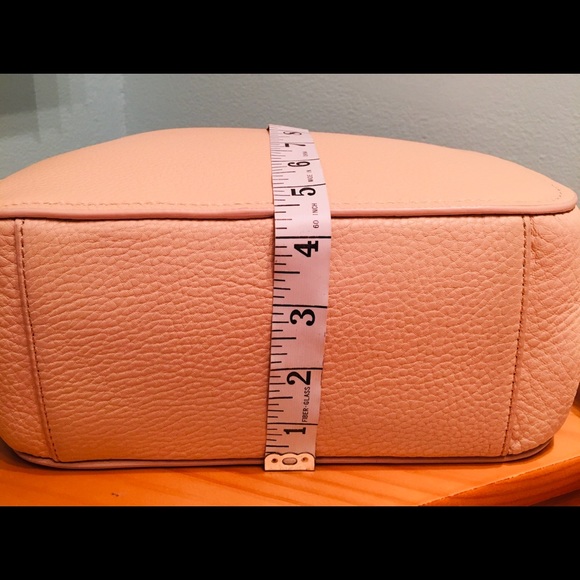 ⭐️⭐️2X. HOST PICK⭐️⭐️ NWT 💯% Authentic Calvin Klein Leather Crossbody - Picture 6 of 16